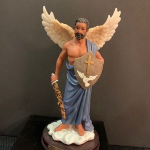 Angel figurine